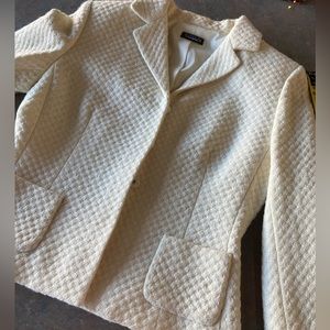 Tahari Cream Skirt Suit Size 6